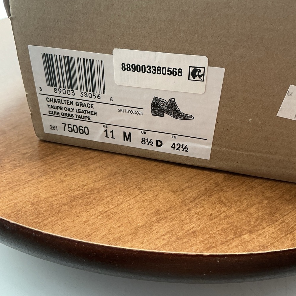 NWT Clarks Charlten Grace taupe oily leather Ankle Boots size 11 - Picture 8 of 12